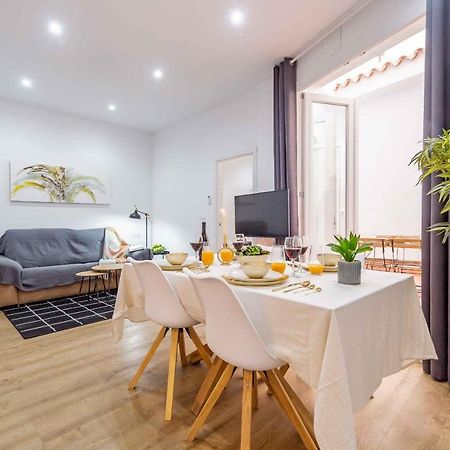 Apartamentos Marmoles Malaga Center المظهر الخارجي الصورة