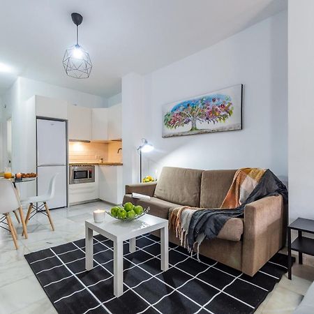 Apartamentos Marmoles Malaga Center المظهر الخارجي الصورة