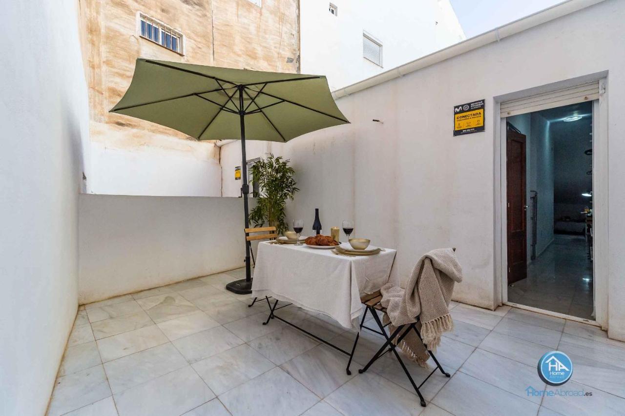 Apartamentos Marmoles Malaga Center المظهر الخارجي الصورة