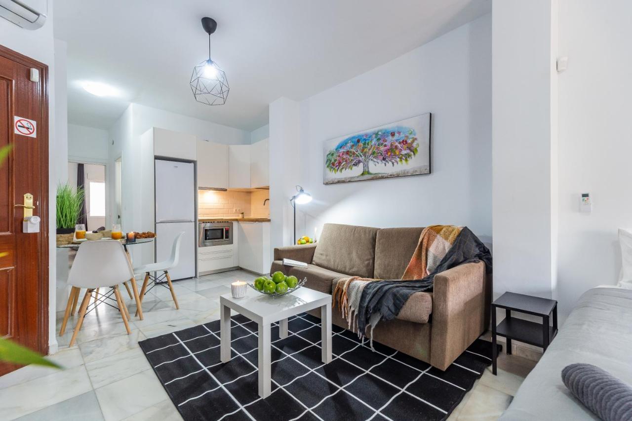 Apartamentos Marmoles Malaga Center المظهر الخارجي الصورة